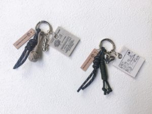 パラコードを合わせて、少しカジュアルに