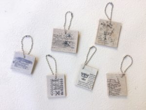 手のひらサイズの、小さなキーホルダー