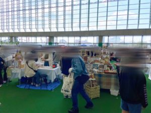 岡山ドームで開催されたハンドメイドイベントの会場風景